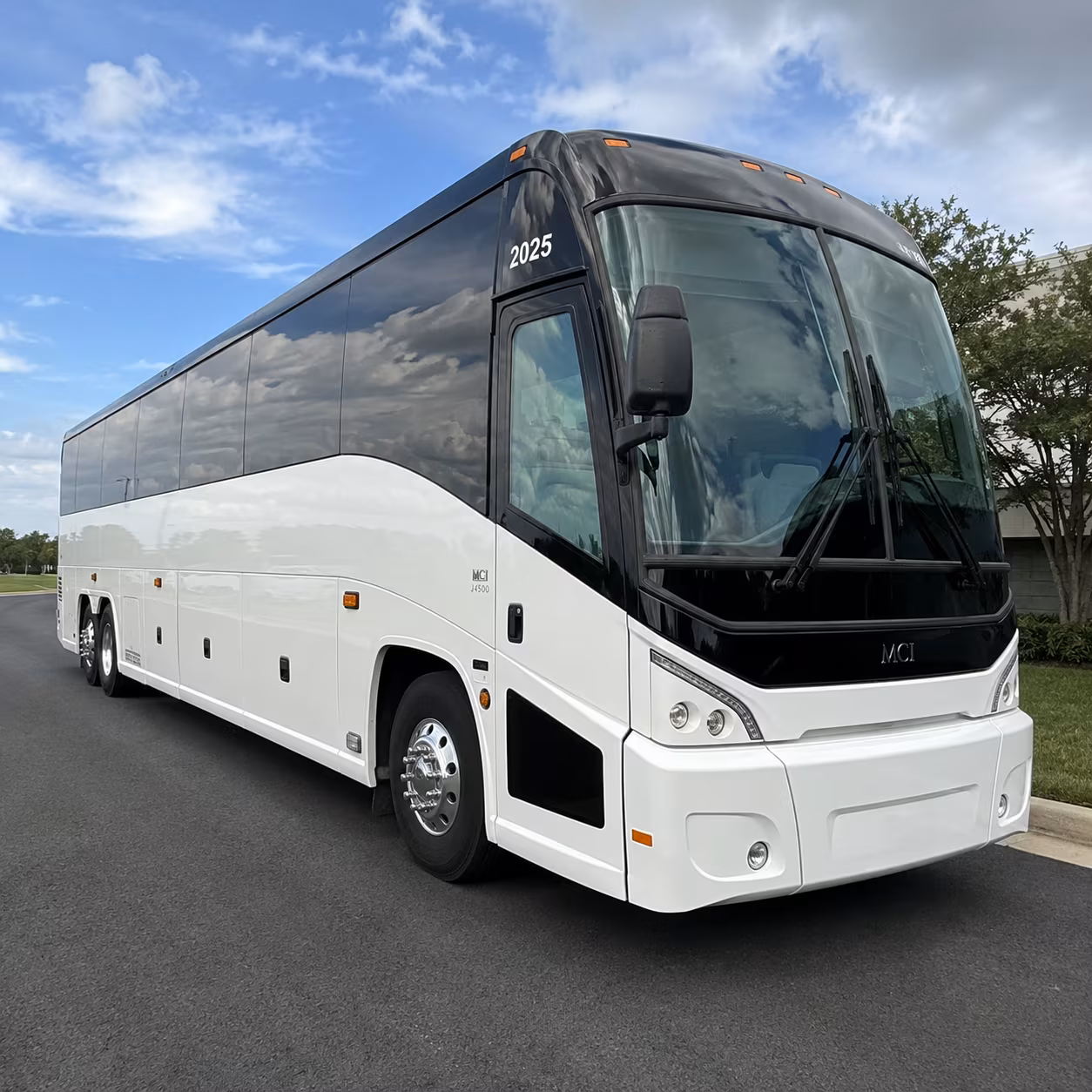 conference and convention shuttle buses at the mid america center