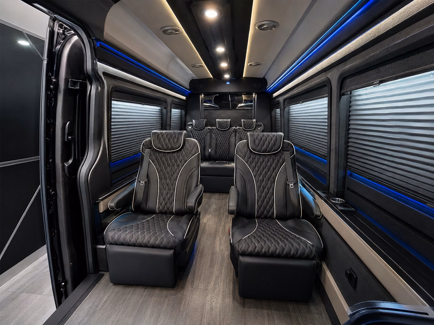corporate and convention group airport shuttles in council bluffs