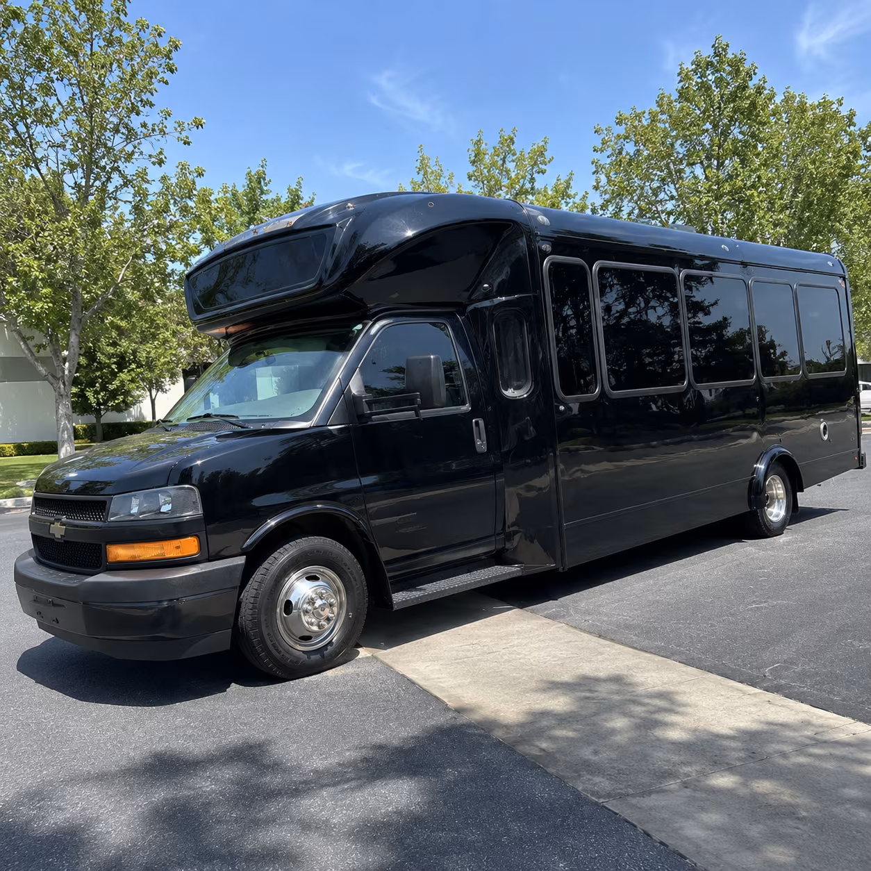 council bluffs 15 passenger party bus