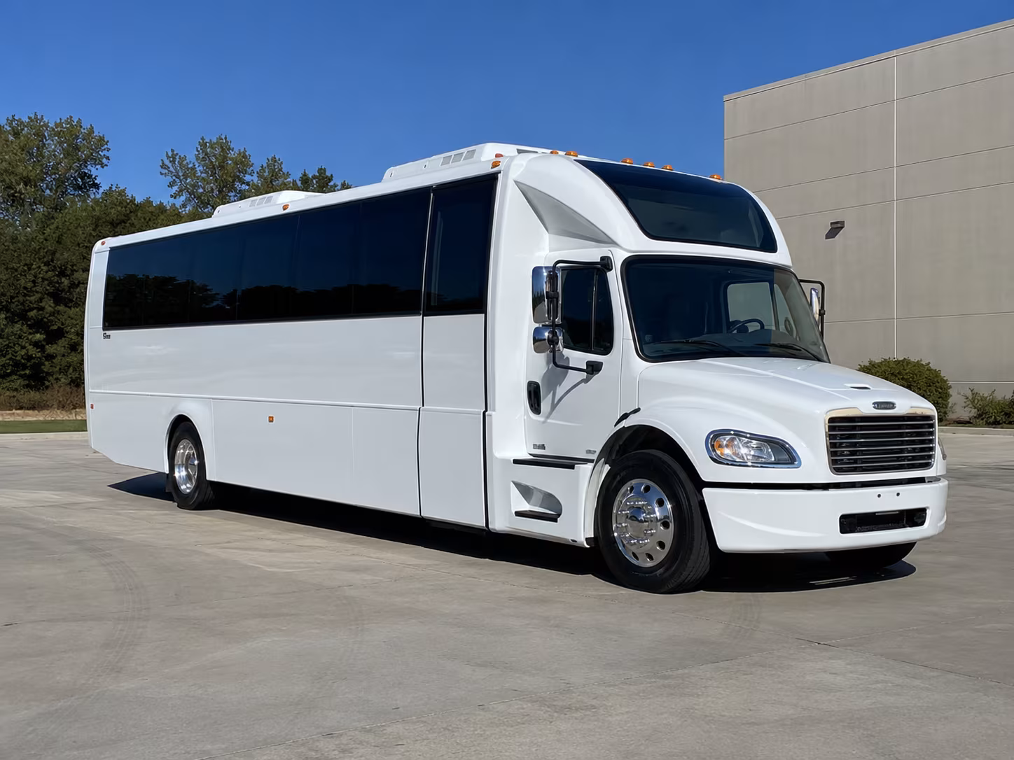 council bluffs 28 passenger party bus